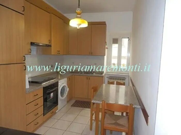 Appartamento bilocale in vendita in Vico Crema, Savona