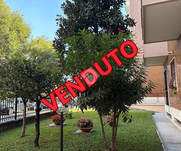 Appartamento trilocale in vendita in Via Silvio Zambaldi, Milano