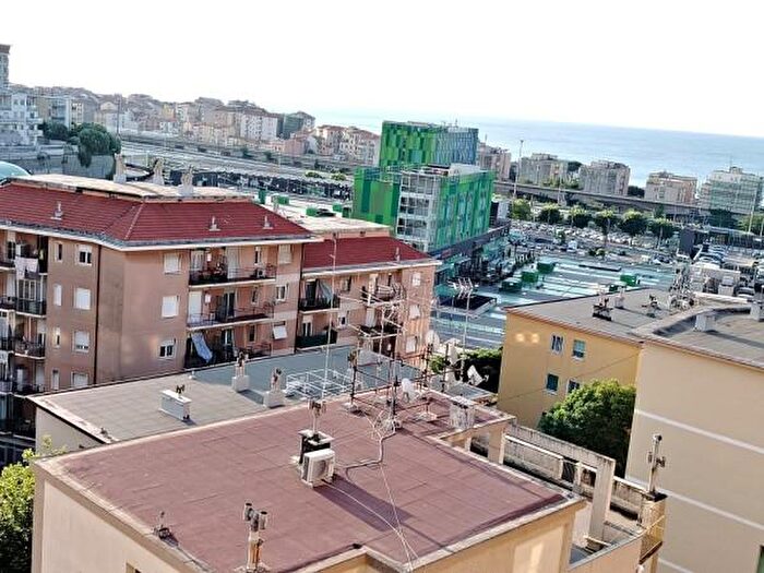 Appartamento quadrilocale in vendita in Via SantAntonio, Savona