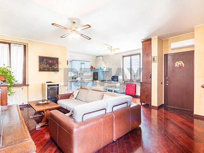 Appartamento trilocale in vendita in Via G Garibaldi, Carpiano