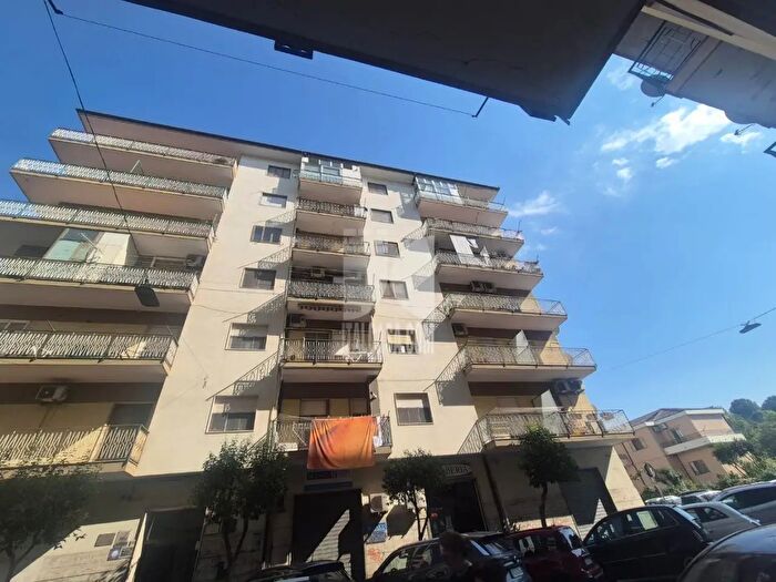 Appartamento trilocale in vendita in Via Panella, Crotone