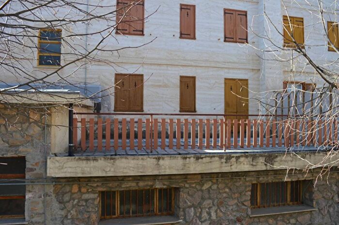 Appartamento trilocale in vendita in Via SantAnna Roburent, Roburent