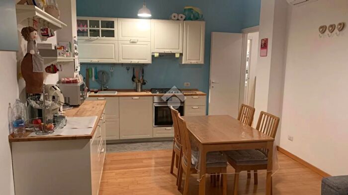 Appartamento trilocale in vendita in Via Sardegna, Cinisello Balsamo