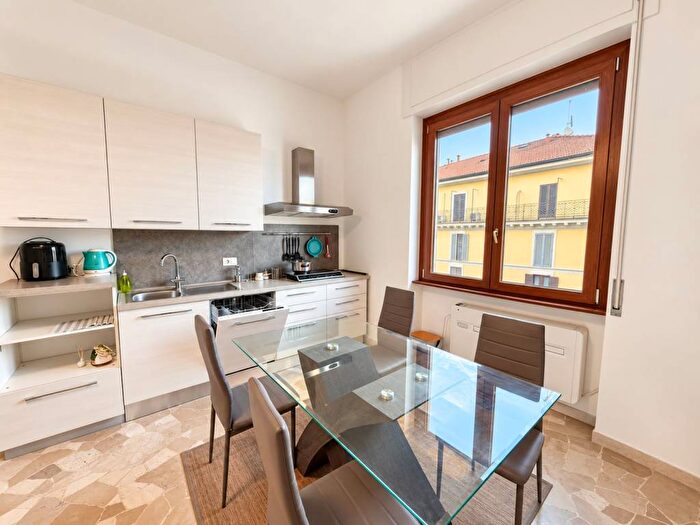 Appartamento monolocale in affitto in Corso di Porta Romana, Missori, Milano