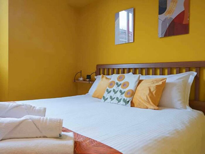 Appartamento bilocale in affitto in Via Casella, Certosa, Milano