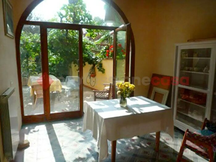 Casa con 6 locali in affitto in Via di Peretola, Firenze