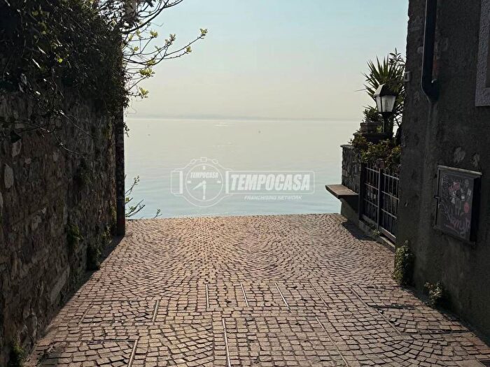 Appartamento monolocale in affitto in Via Gaetano Bocchio, Centro, Sirmione