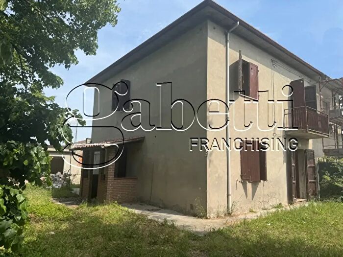 Casa con 7 locali in vendita in Via della Sbarra, Ferrara