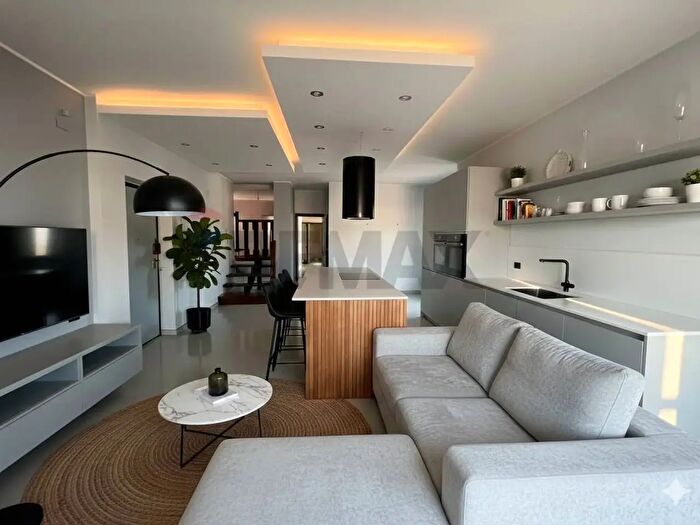 Appartamento con 5 locali in vendita in Viale delle Provincie, Giarre