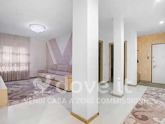 Appartamento trilocale in vendita in Via Bainsizza, Varese