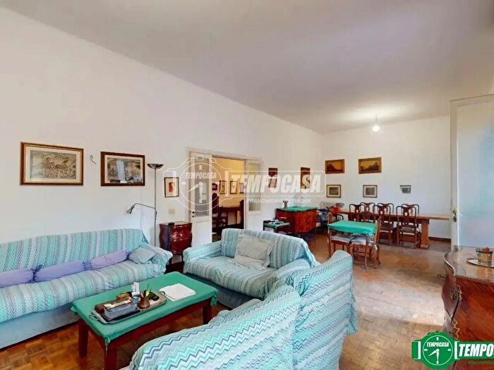 Casa con 10 locali in vendita in Via Sarzana, La Spezia