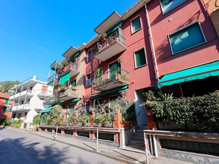 Appartamento trilocale in affitto in Via Fioria, San Michele di Pagana, Rapallo