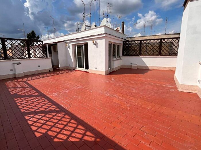 Casa bilocale in affitto in Viale Ruggero Bacone, Euclide, Roma