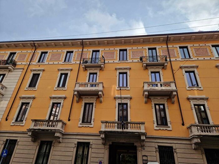 Appartamento quadrilocale in affitto in Via Spartaco, Montenero, Milano