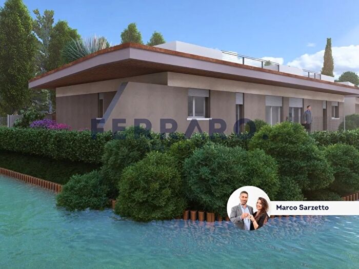 Casa quadrilocale in vendita in Via Everardo, Roncade