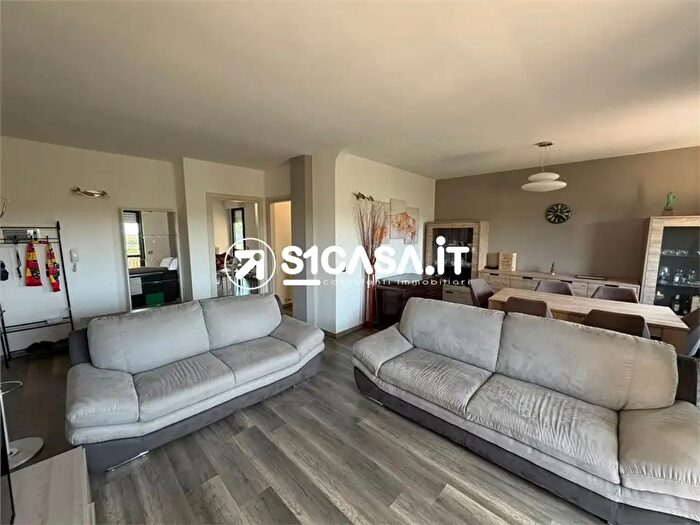 Appartamento con 7 locali in vendita in Via Salvo d'Acquisto, Galatina