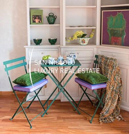 Appartamento con 5 locali in affitto in Firenze