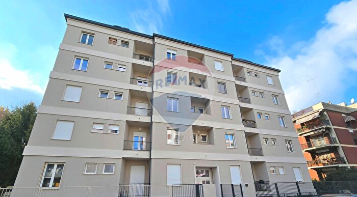 Appartamento trilocale in vendita in Via Matteo Civitali, Milano