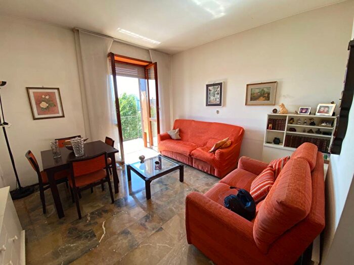 Appartamento trilocale in affitto in Via Giuseppe Candiani, Dergano, Milano