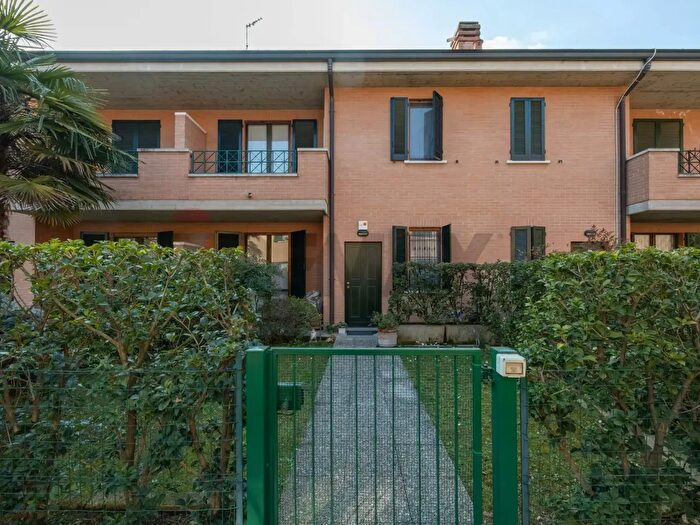 Casa quadrilocale in vendita in Via dei Bersaglieri, Brembate