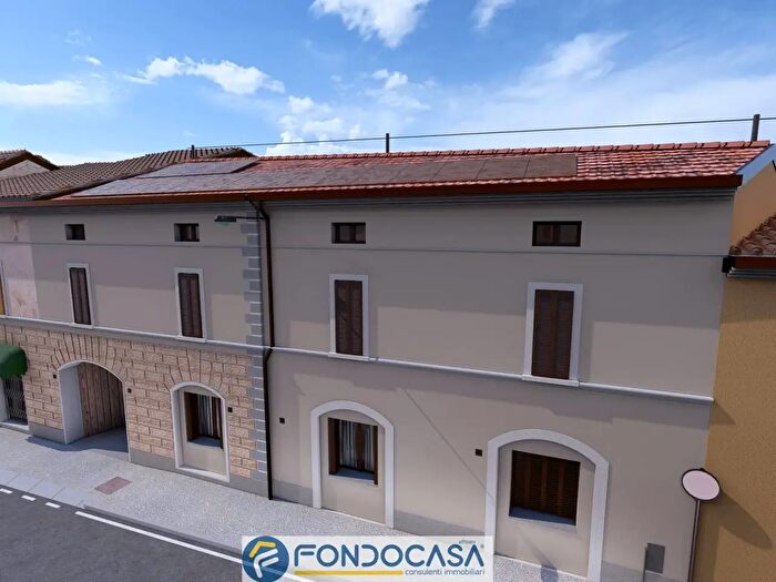 Case in Vendita e in Affitto - 2