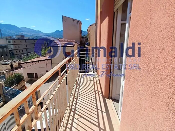 Appartamento quadrilocale in vendita in Via Pietro Novelli, Monreale