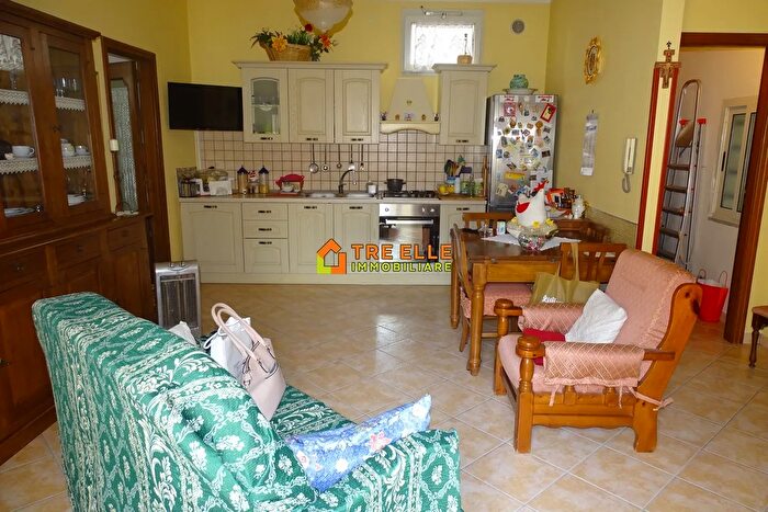 Appartamento trilocale in vendita in Via Salvator Rosa Marigliano Na, Marigliano