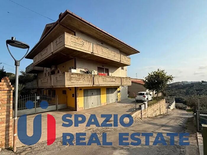 Casa con 6 locali in vendita in Contrada S Silvestro, Silvi