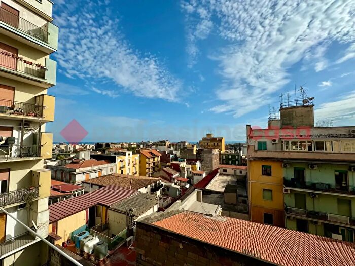 Appartamento trilocale in vendita in Via Stazzone, Catania