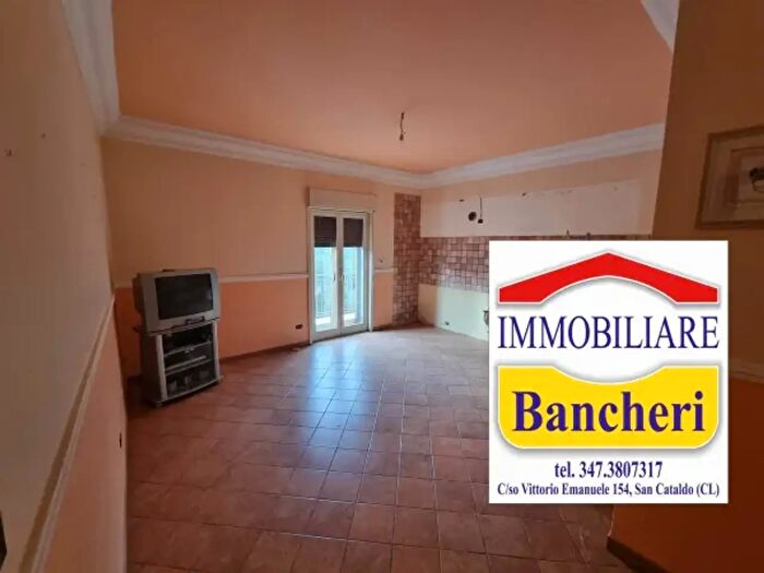 Appartamento con 6 locali in vendita in Via Piave, San Cataldo