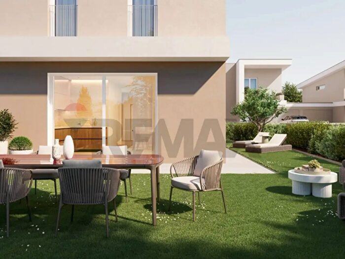 Casa con 5 locali in vendita in Castelnuovo Del Garda