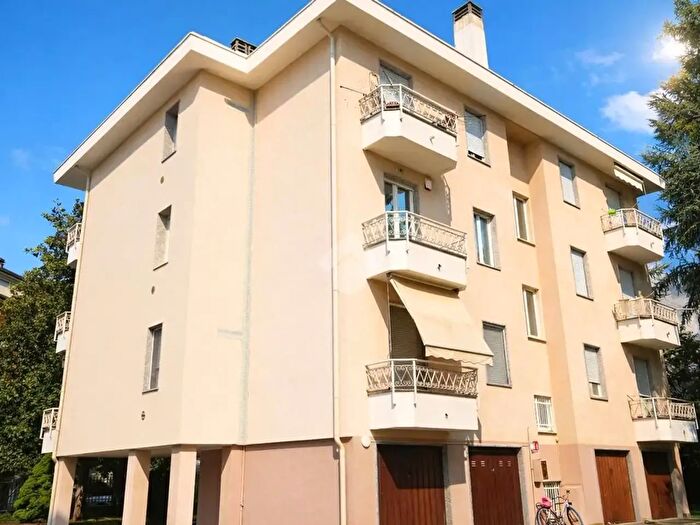 Appartamento bilocale in vendita in Via Santa Teresa del Bambin Gesu, Legnano