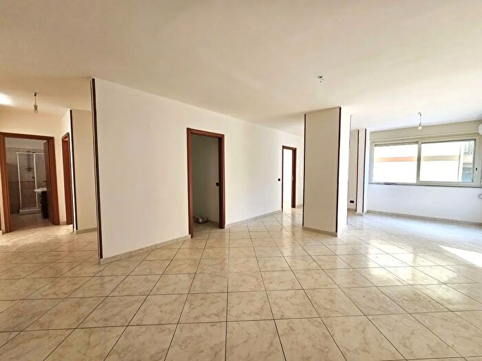 Appartamento con 5 locali in vendita in Via Domenico Sommariva, Capaci