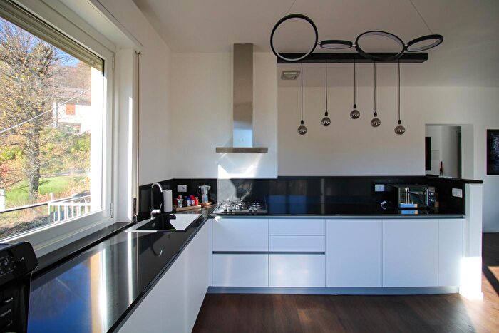 Appartamento con 6 locali in vendita in Via Sighignola a, Alta Valle Intelvi