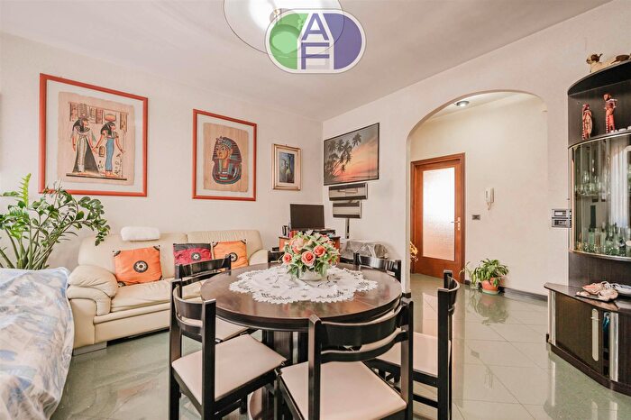 Appartamento con 5 locali in vendita in Via Miranese, Mirano