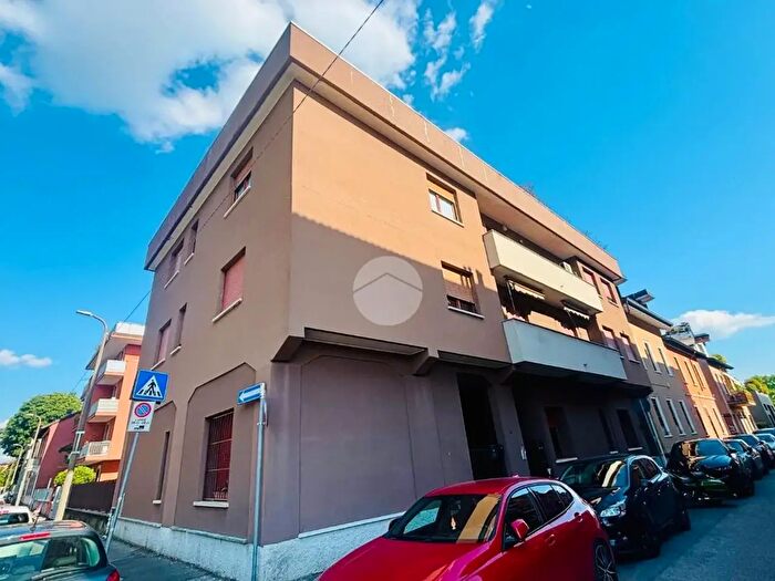 Appartamento quadrilocale in vendita in Via S Francesco dAssisi, Monza