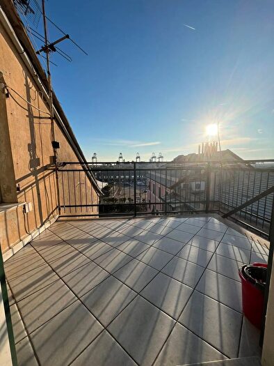 Appartamento con 5 locali in vendita in Piazza Sciesa, Genova