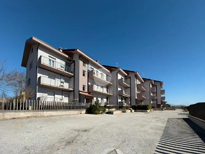 Appartamento trilocale in vendita in Via Montagnino, LAquila