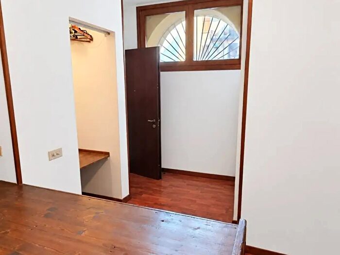 Appartamento monolocale in vendita in Via Sammartini, Milano