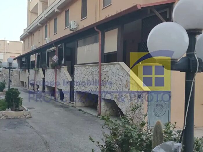 Casa quadrilocale in vendita in Via Egnazia, Brindisi