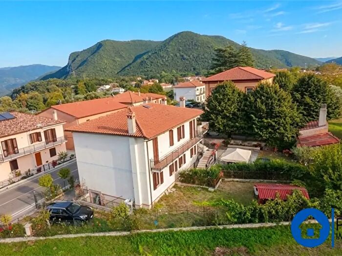 Casa con 5 locali in vendita in Via Pietro Montesi, Terni
