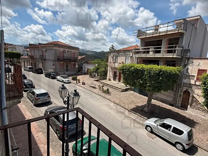 Casa con 7 locali in vendita in Via Ventuno Ottobre N, Torregrotta