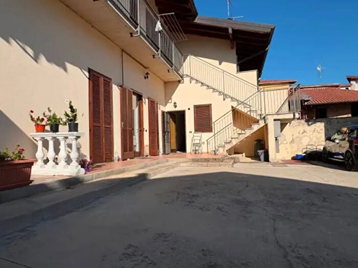 Appartamento bilocale in vendita in Via Stribiana, Carnago