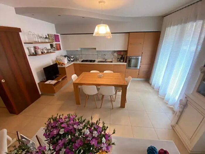 Casa quadrilocale in vendita in Via Sandro Pertini, Torreglia