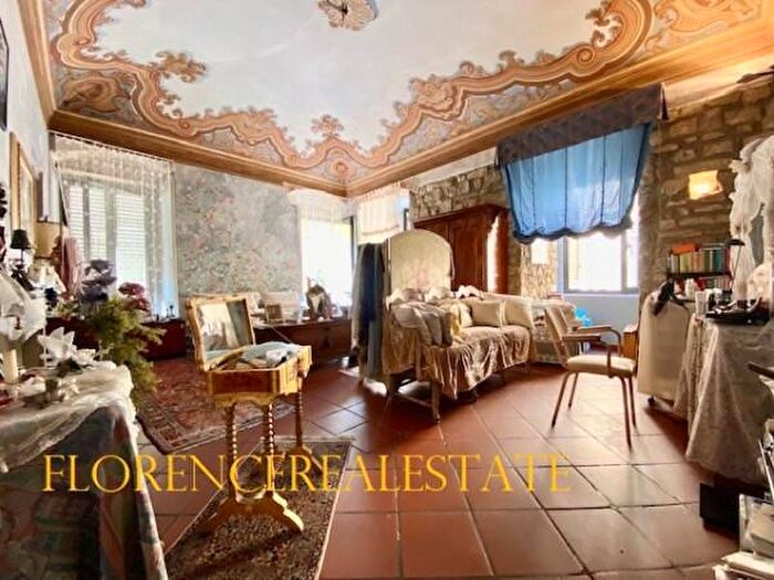 Appartamento trilocale in vendita in Via di San Niccolò, Firenze