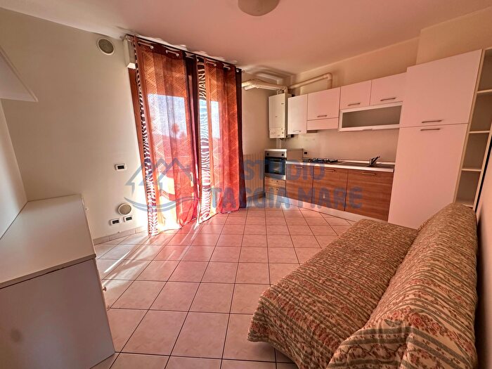 Appartamento bilocale in vendita in Ss, Riva Ligure