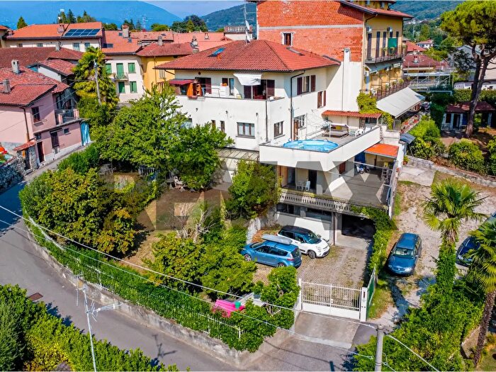 Appartamento quadrilocale in vendita in Via Campagnetta, Castelveccana
