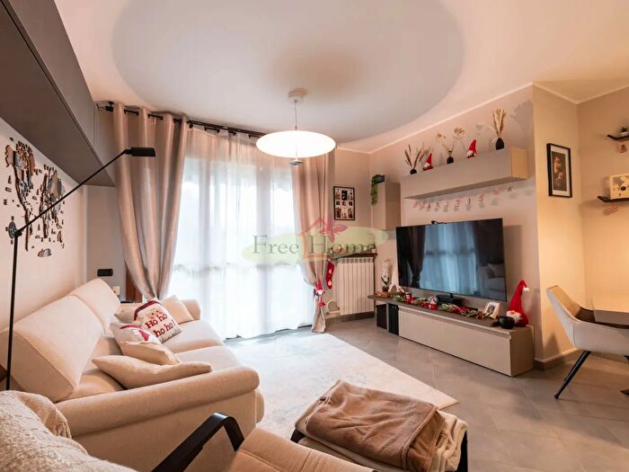 Appartamento bilocale in vendita in Via Piave, Malnate