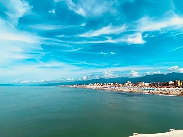 Casa quadrilocale in vendita in Via Tito Speri, Camaiore