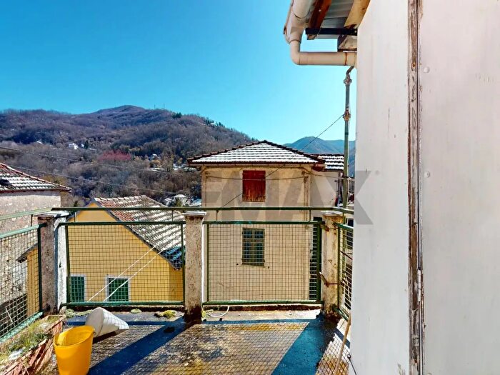 Appartamento con 7 locali in vendita in Località Torre, Vobbia